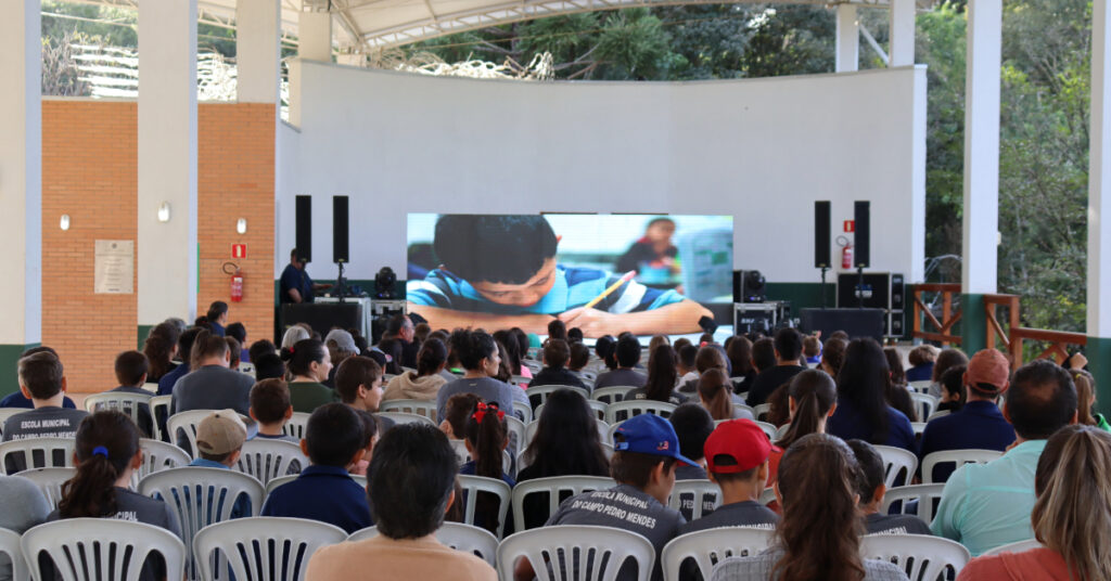 Evento de Combate ao Abuso Infantil Mobiliza Comunidade Escolar em Mato Rico
