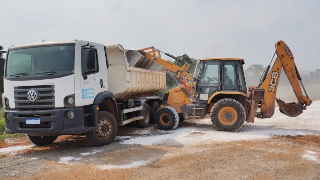 Prefeitura de Mato Rico realiza entrega de 710 toneladas de calcário para fortalecer a agricultura local